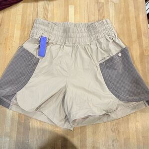 Lululemon Shorts Womens drop in hiking shorts, size 4